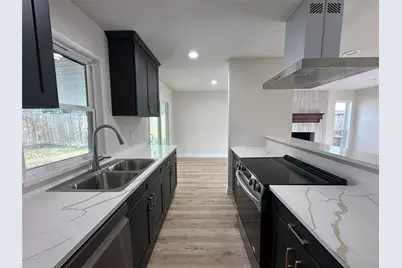 5026 Court Road, Houston, TX 77053 - Photo 1