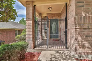 10910 Scenic Dr, Montgomery, TX 77356 - Photo 5
