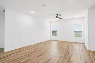 7926 Jade Crst Dr, Angleton, TX 77515 - Photo 11