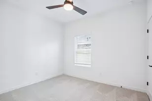 7926 Jade Crst Dr, Angleton, TX 77515 - Photo 31