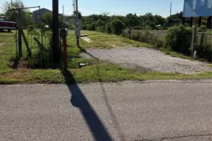 731 18th St, San Leon, TX 77539 - Photo 3