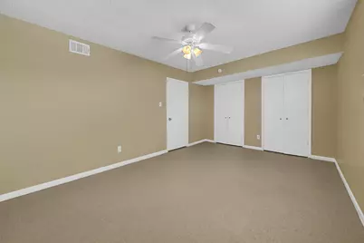 7211 Atwell Dr #27, Houston, TX 77026 - Photo 9