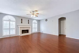 19722 Creekshore Dr, Katy, TX 77449 - Photo 9