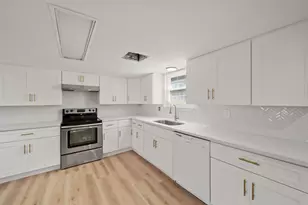 2503 57th St, Galveston, TX 77551 - Photo 17