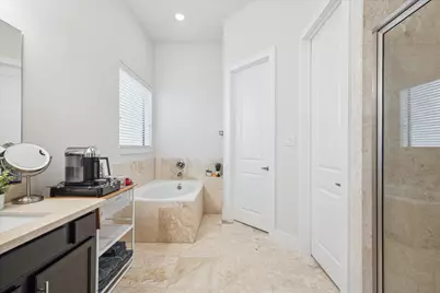 52 N Hutcheson Street, Houston, TX 77003 - Photo 9