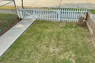 2811 Sealy, Galveston, TX 77550 - Photo 23