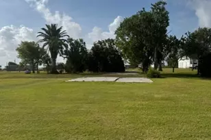 93 2nd St, Palacios, TX 77465 - Photo 1
