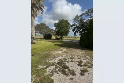 93 Second Street, Palacios, TX 77465 - Photo 3