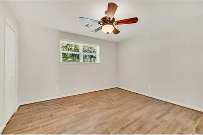 512 Castlelake Drive, Friendswood, TX 77546 - Photo 17