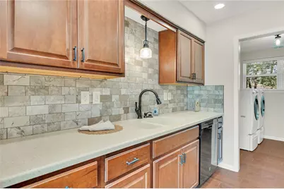 512 Castlelake Drive, Friendswood, TX 77546 - Photo 11