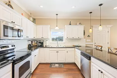 933 Westview, Crystal Beach, TX 77650 - Photo 15