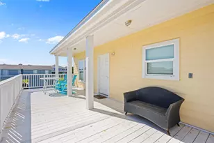 933 Westview, Crystal Beach, TX 77650 - Photo 9