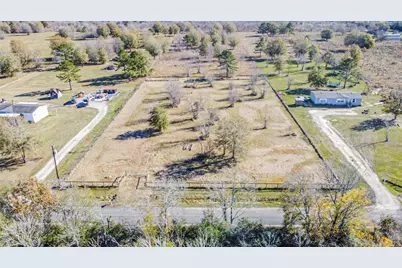 1889 County Road 2068, Hull, TX 77564 - Photo 15