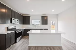 11885 Stratosphere St, Conroe, TX 77303 - Photo 9