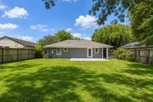 10739 Dulcimer St, Houston, TX 77051 - Photo 13