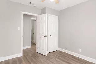 10739 Dulcimer St, Houston, TX 77051 - Photo 11