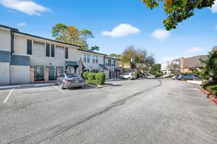 1811 Stoney Brook Dr, Houston, TX 77063 - Photo 33