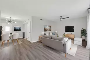 1811 Stoney Brook Dr, Houston, TX 77063 - Photo 17