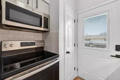 1811 Stoney Brook Drive #91, Houston, TX 77063 - Photo 9