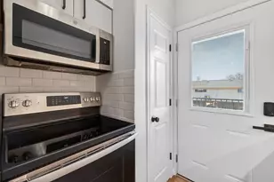 1811 Stoney Brook Dr, Houston, TX 77063 - Photo 9