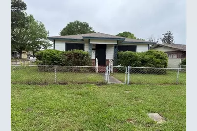 3215 Worcester Street, Beaumont, TX 77705 - Photo 1
