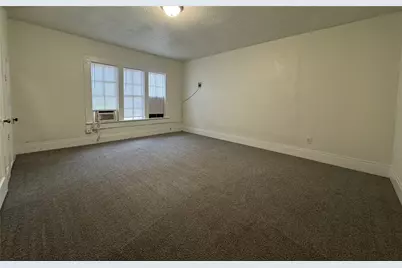 110 Barnard Street, Livingston, TX 77351 - Photo 5