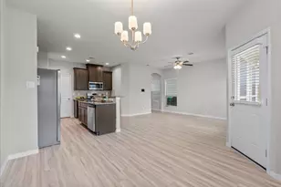 13310 Colina Mdws Ln, Houston, TX 77048 - Photo 9