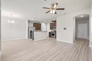 13310 Colina Mdws Ln, Houston, TX 77048 - Photo 5