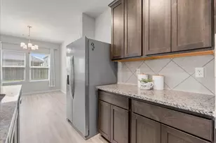 13310 Colina Mdws Ln, Houston, TX 77048 - Photo 11