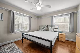 2311 Addison Rd, Houston, TX 77030 - Photo 9