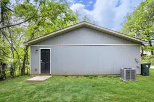 1221 N Whitten Ave, Tyler, TX 75702 - Photo 17