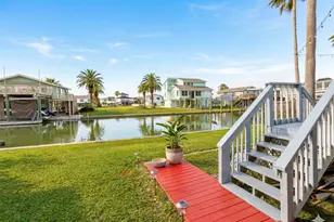 16622 Nassau Way, Jamaica Beach, TX 77554 - Photo 3