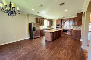 115 Oak Colony Dr, Angleton, TX 77515 - Photo 11