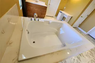 115 Oak Colony Dr, Angleton, TX 77515 - Photo 43