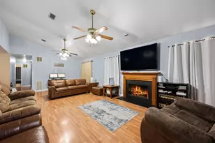 409 McPhail St, Tomball, TX 77375 - Photo 5