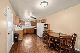409 McPhail St, Tomball, TX 77375 - Photo 7