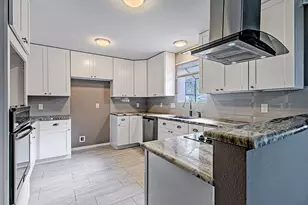 3323 Lost Hollow Dr, Houston, TX 77339 - Photo 9