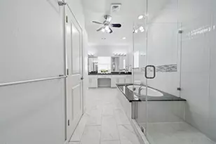 1910 Fletcher St, Houston, TX 77009 - Photo 27