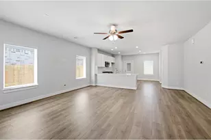 8931 Gull Cyn Dr, Baytown, TX 77521 - Photo 7