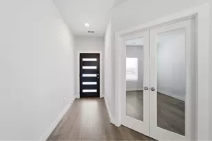 8931 Gull Cyn Dr, Baytown, TX 77521 - Photo 5