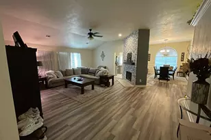 4611 Silverlake Dr, Sugar Land, TX 77479 - Photo 7
