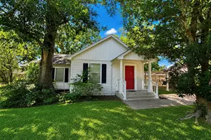 705 Shady Ln, Angleton, TX 77515 - Photo 1