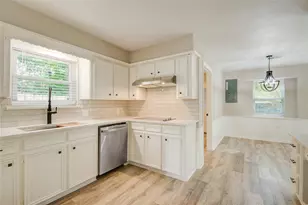 222 Ridgewood Dr, Oak Ridge North, TX 77386 - Photo 15