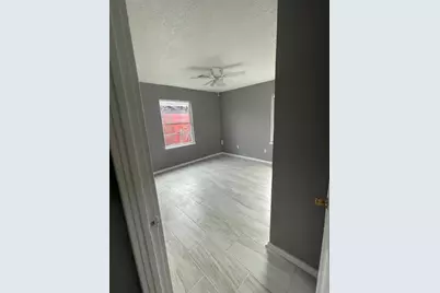 5102 Myrtlewood Street, Houston, TX 77033 - Photo 5