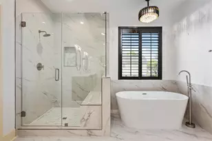 4523 Maple St, Bellaire, TX 77401 - Photo 29