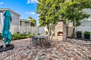 1728 Avenue M, Galveston, TX 77550 - Photo 9