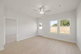 142 Kelly St, Angleton, TX 77515 - Photo 17