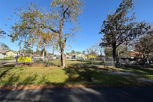 7206 Helmers St, Houston, TX 77022 - Photo 11