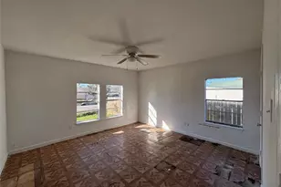 7206 Helmers St, Houston, TX 77022 - Photo 15