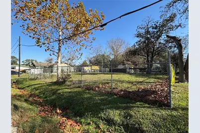 7206 Helmers Street #A, Houston, TX 77022 - Photo 5